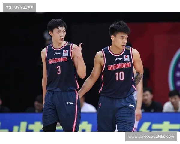 赵睿首秀砍下13分胡明轩再添15分广东男篮85比51大胜美国肯尼哈奇队