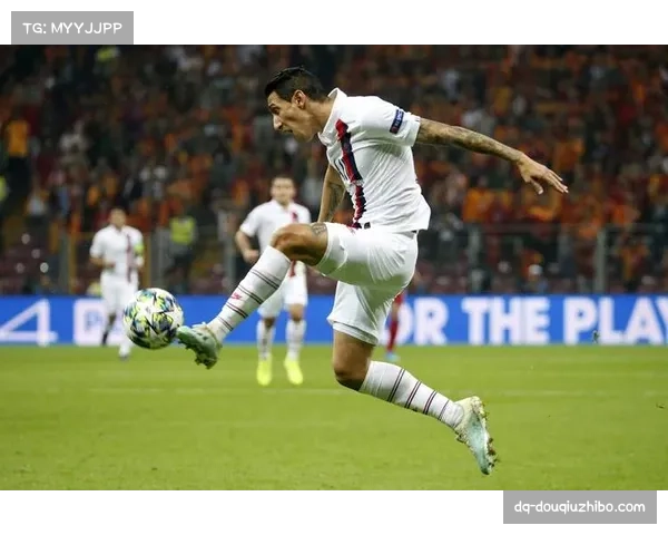 加拉塔萨雷前场压迫奏效 高位逼抢铸就进攻优势