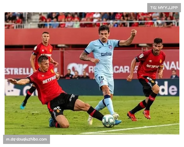 皇家社会主场对阵埃尔切 奥亚萨瓦尔领衔锋线助球队取得关键胜利